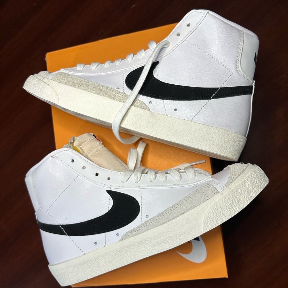 New never worn Nike Blazer mid ‘77. Gifted and too late to return.